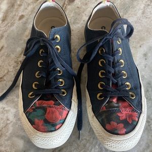 Women’s Converse Chuck Taylor All Star Floral Sneakers Low Top Size 7